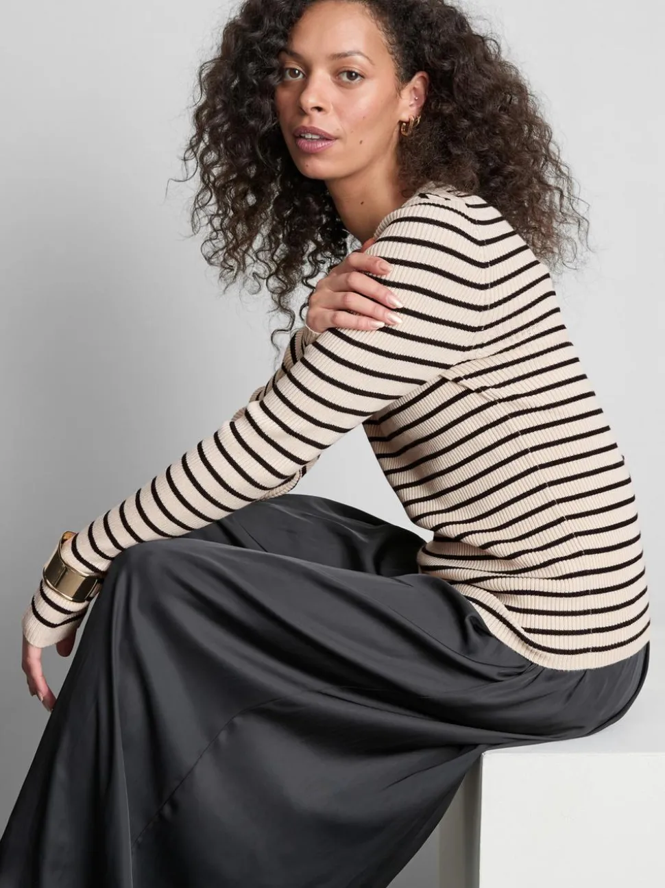Gerippter Pullover mit Rundhalsausschnitt