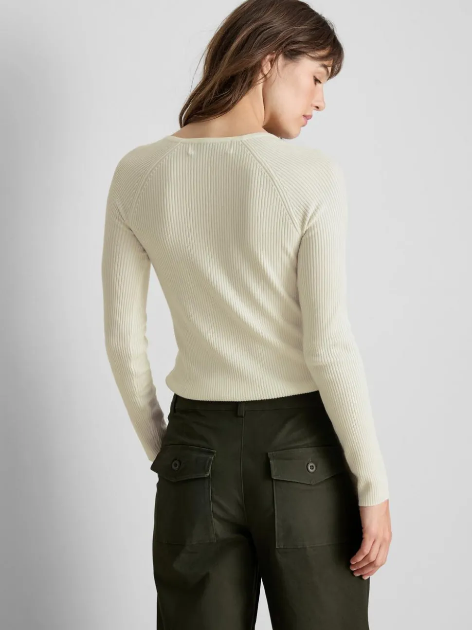 Gerippter Pullover mit V-Ausschnitt