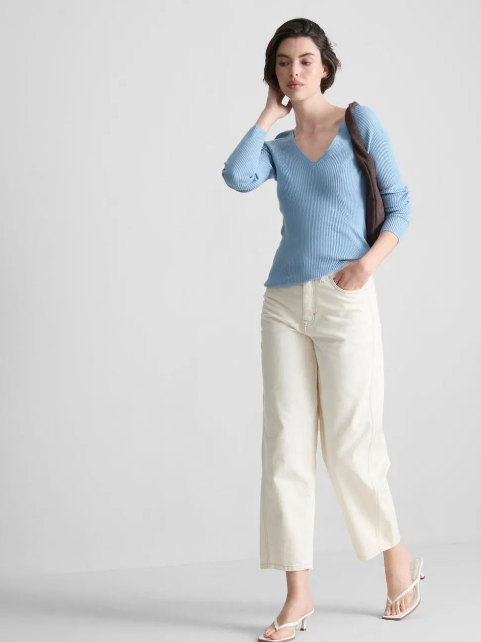 Gerippter Pullover mit V-Ausschnitt