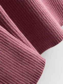 Gerippter Pullover mit V-Ausschnitt