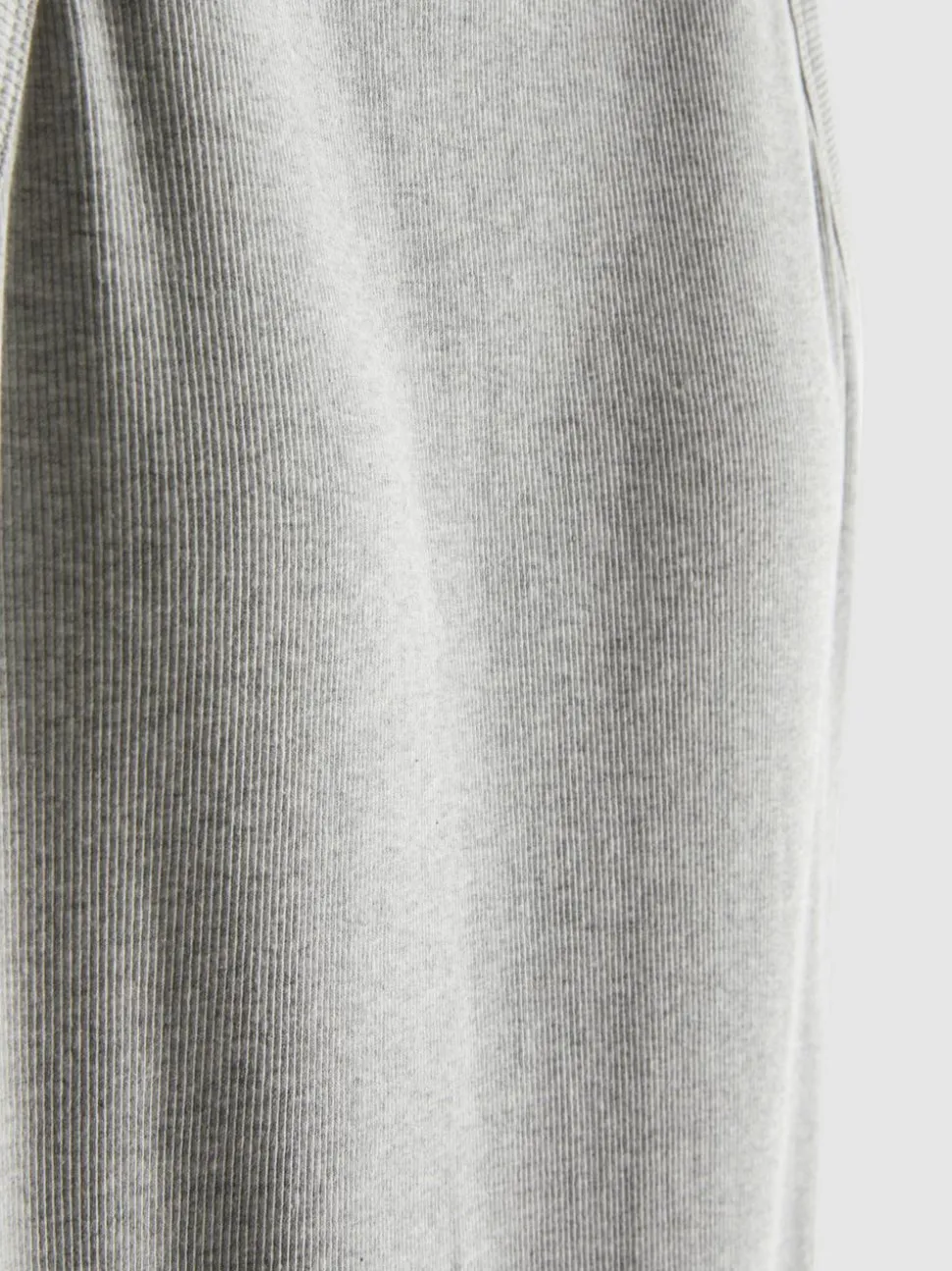 Geripptes Midikleid mit integriertem BH