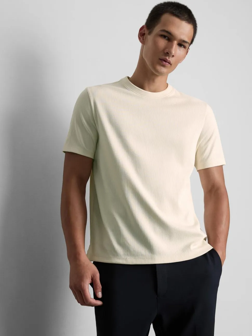 Geripptes „The Edit“ T-Shirt mit Rundhalsausschnitt