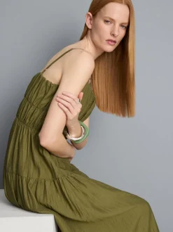 Gesmoktes Maxikleid mit Stufen
