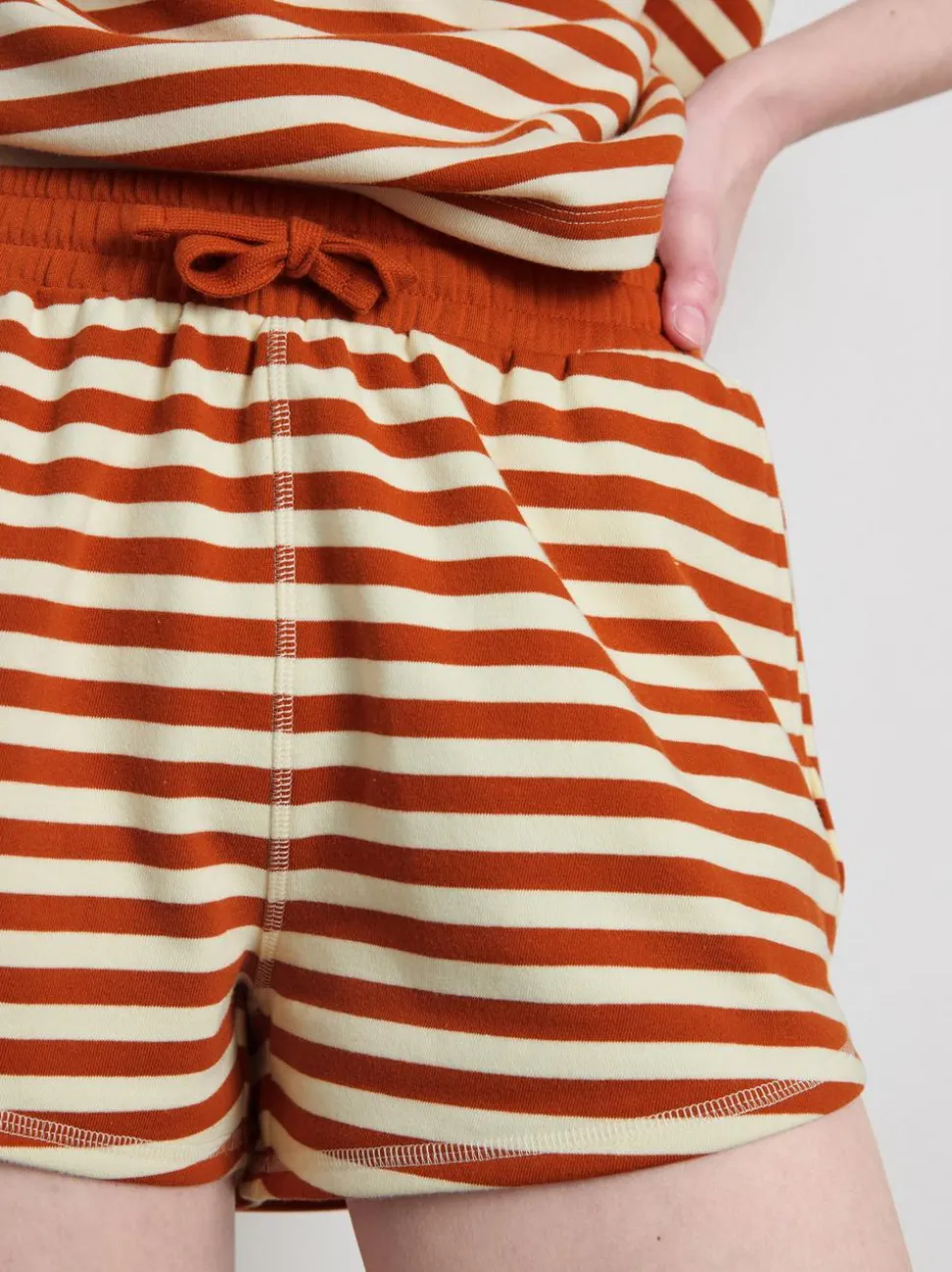 Gestreifte Jerseyshorts mit hohem Baumwollanteil