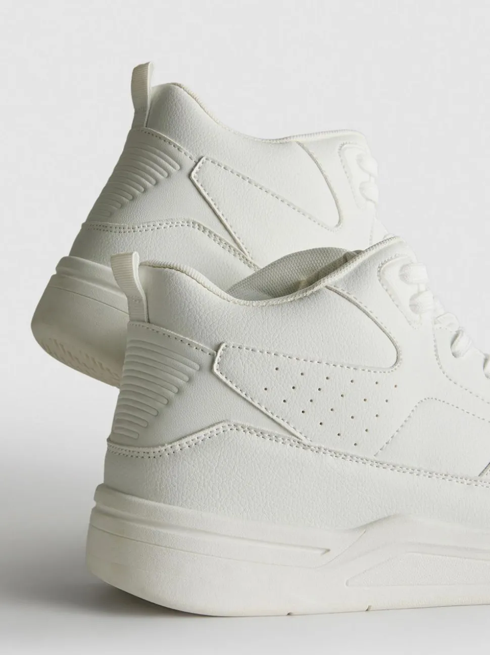 High-Top-Sneaker