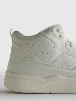 High-Top-Sneaker