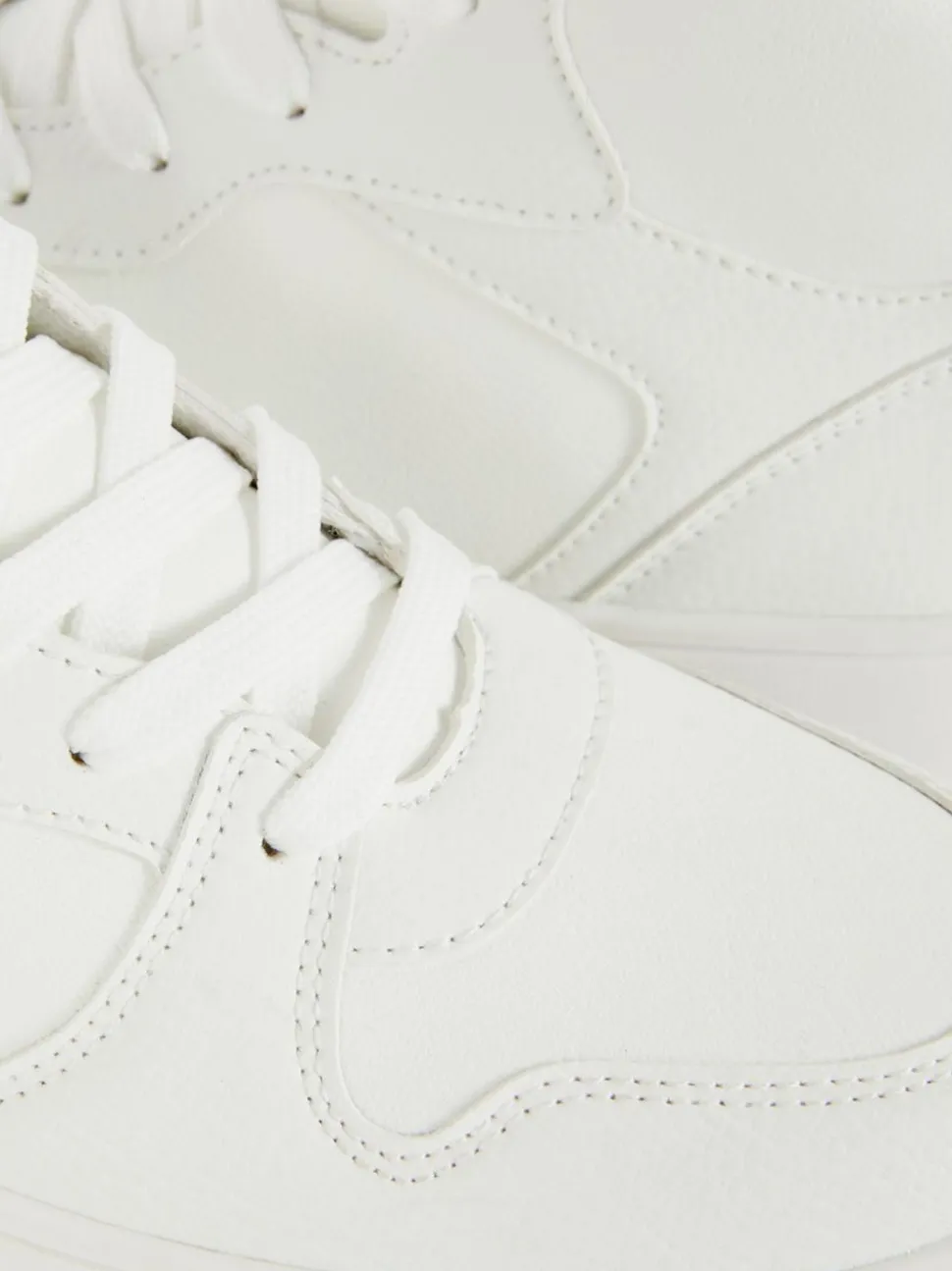 High-Top-Sneakers mit klobiger Sohle