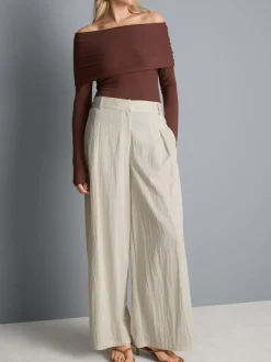 Hose mit weitem Bein und Bundfalten in Knitteroptik