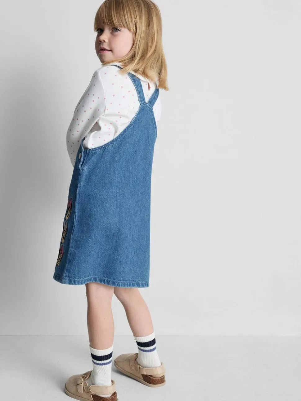 1–9 Jahre | „Disney Minnie Maus“ Top mit Kragen und Jeans-Latzkleid