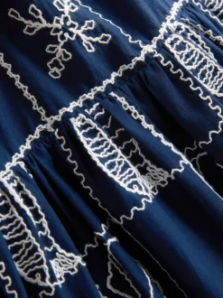 1,5–9 Jahre | Gesmoktes Kleid mit Spaghettiträgern und Stickerei