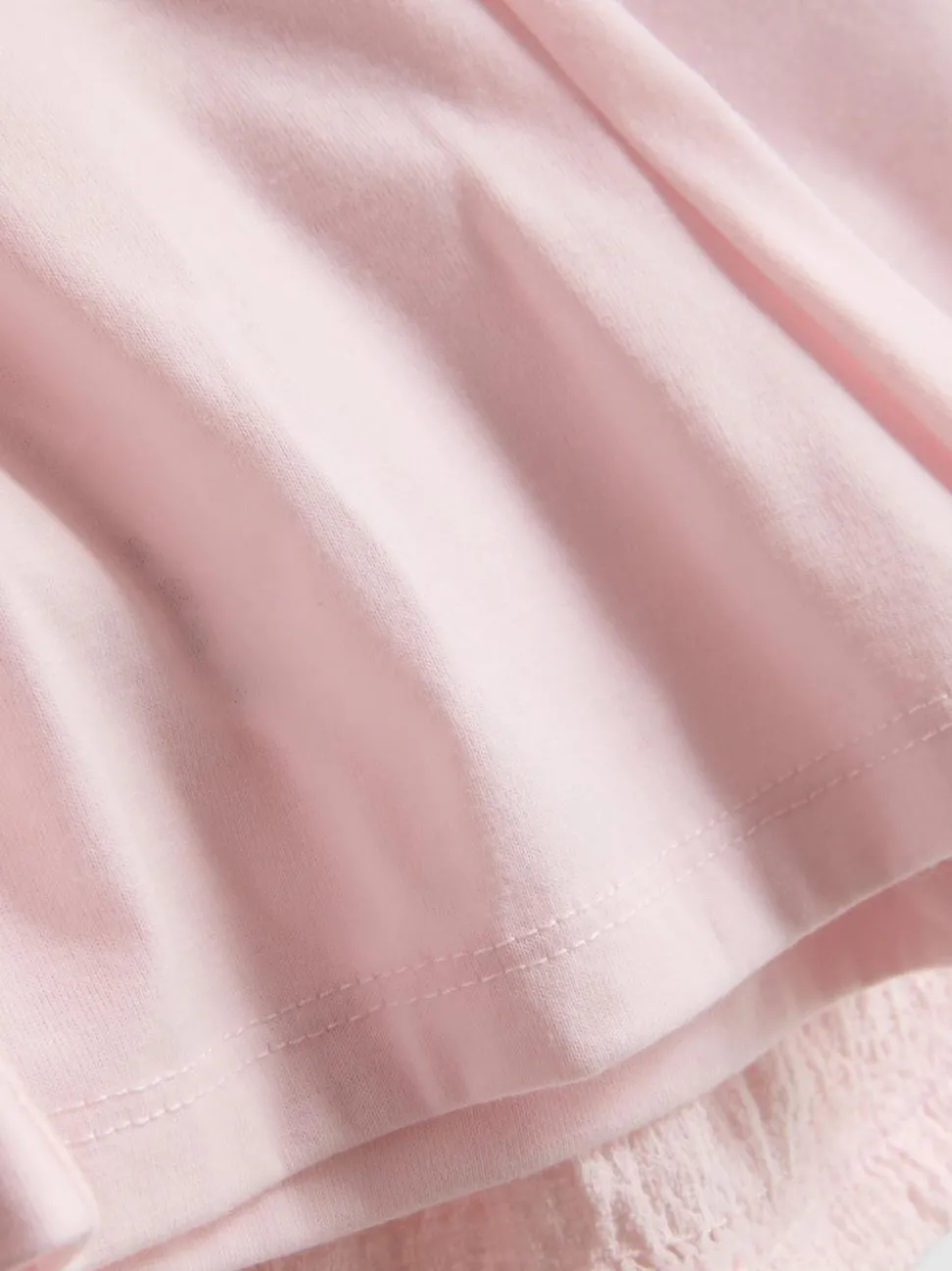 1,5–9 Jahre | Gestufter Skort mit Spitzenbesatz