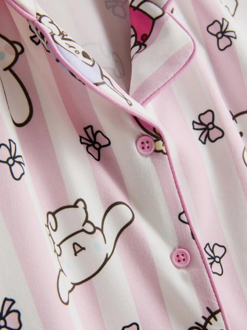 5–15 Jahre | Kurzer „Hello Kitty and Friends“ Schlafanzug