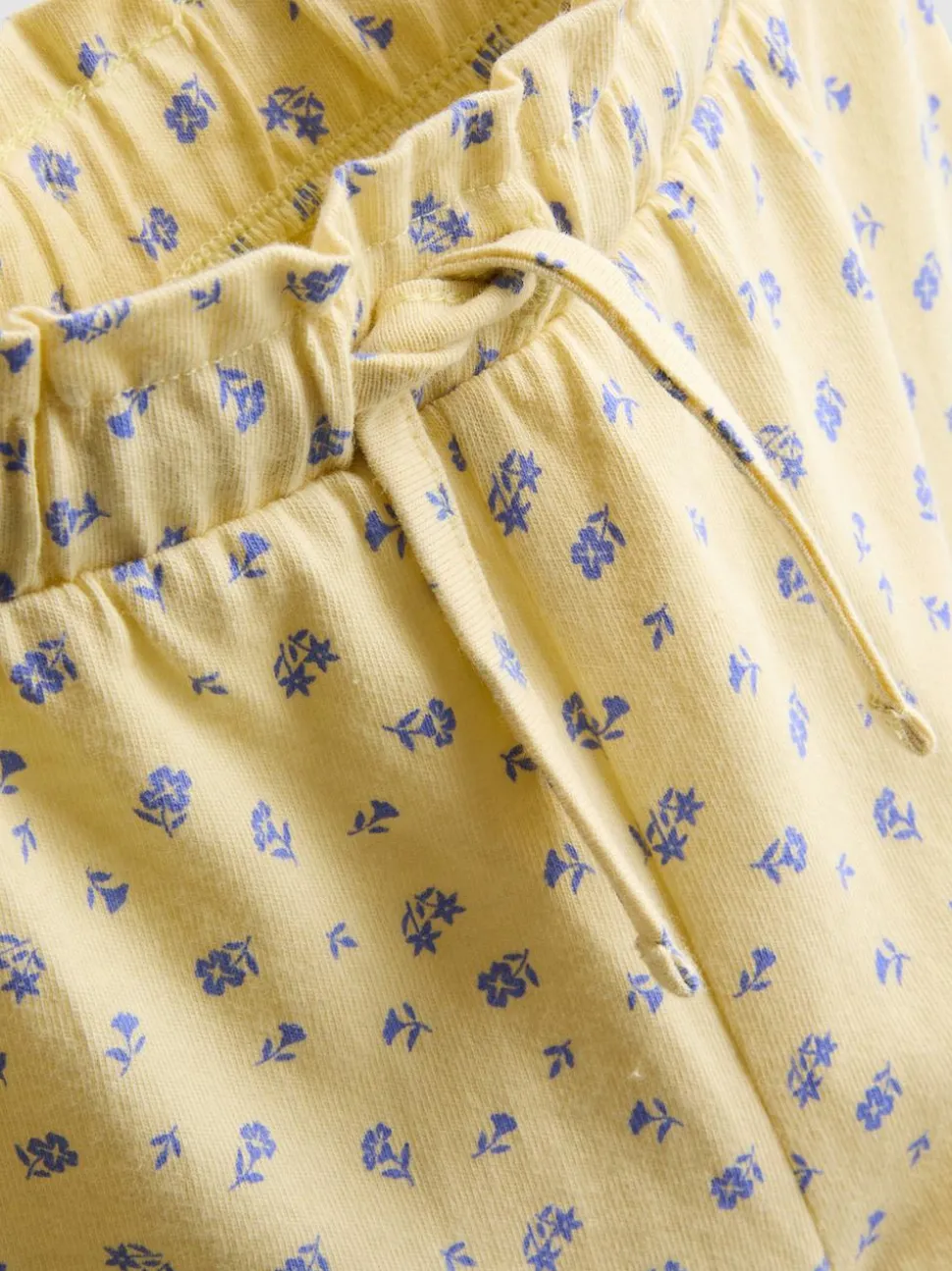 1,5–9 Jahre | T-Shirt mit Rüschen und Hose