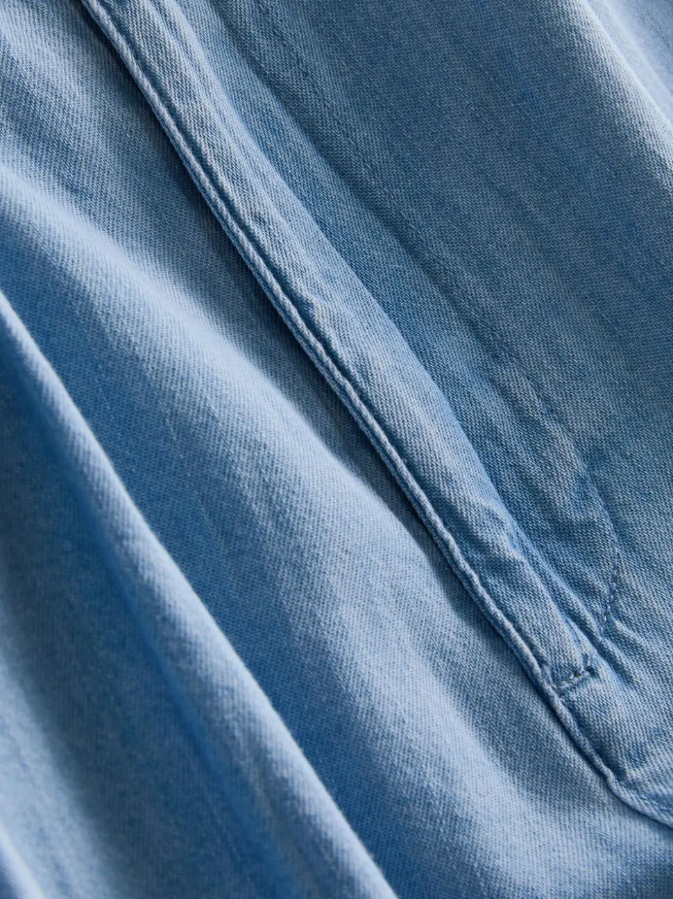 Jeans aus Baumwoll-Denim mit weitem Bein und Bundfalten