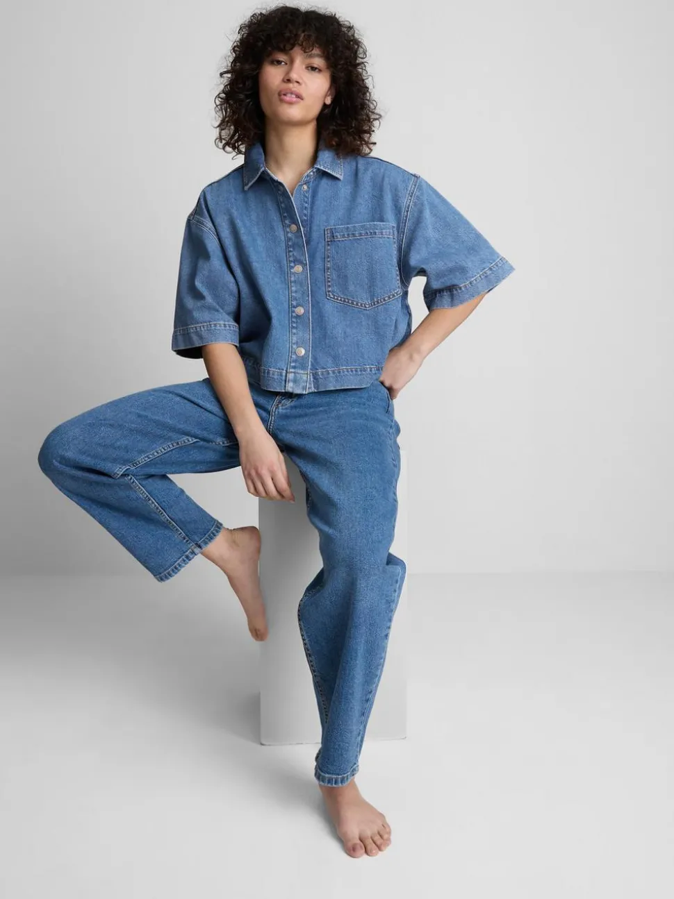 Jeanshemd aus Denim mit geradem Crop-Schnitt