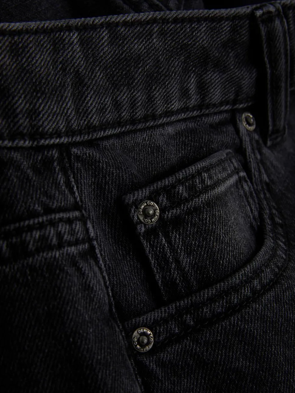 Jeans mit hohem Bund und geradem Bein