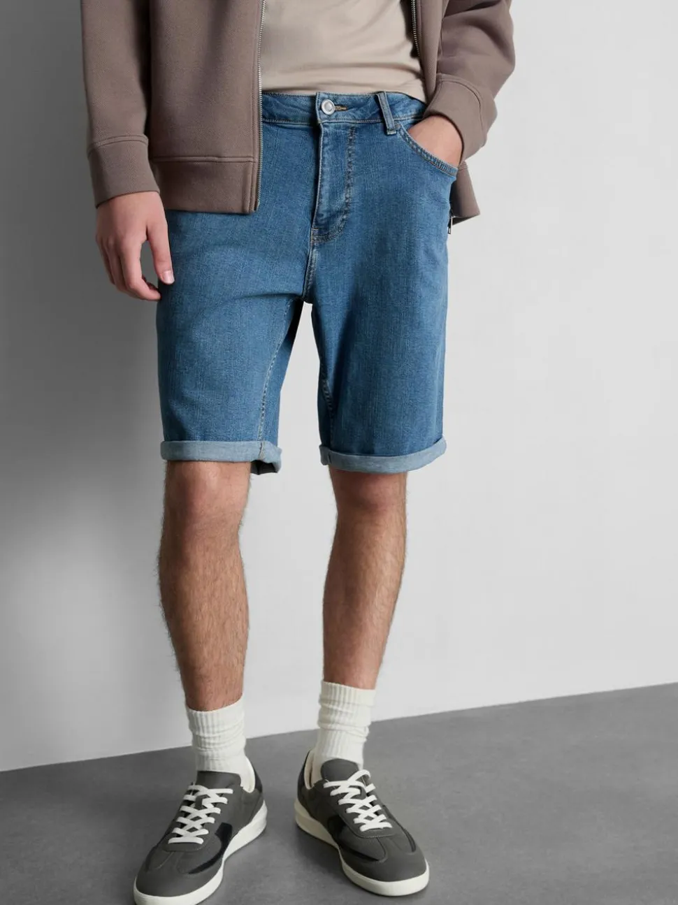 Jeansshorts in gerader Passform