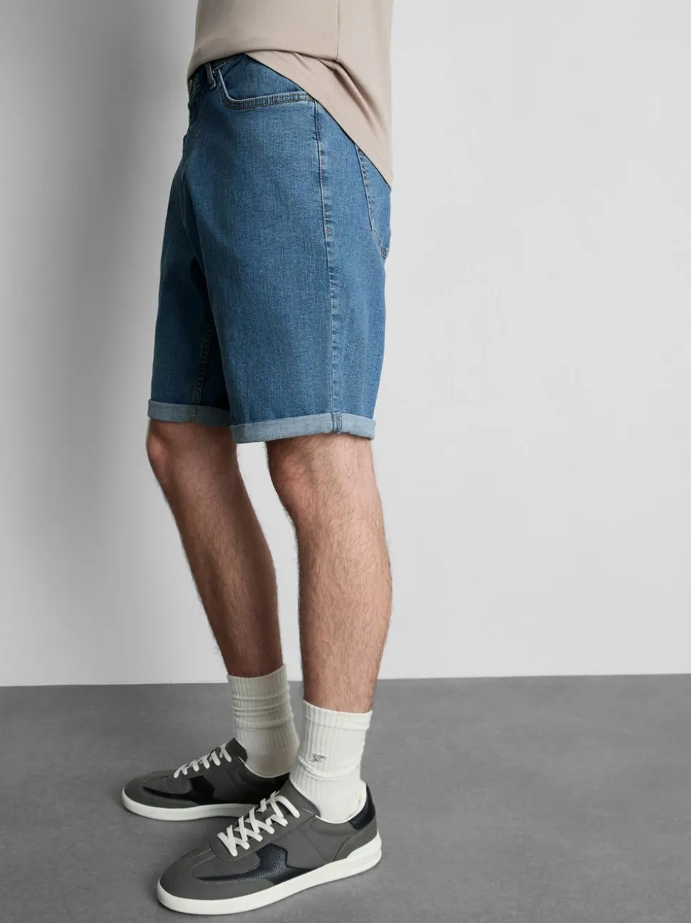 Jeansshorts in gerader Passform