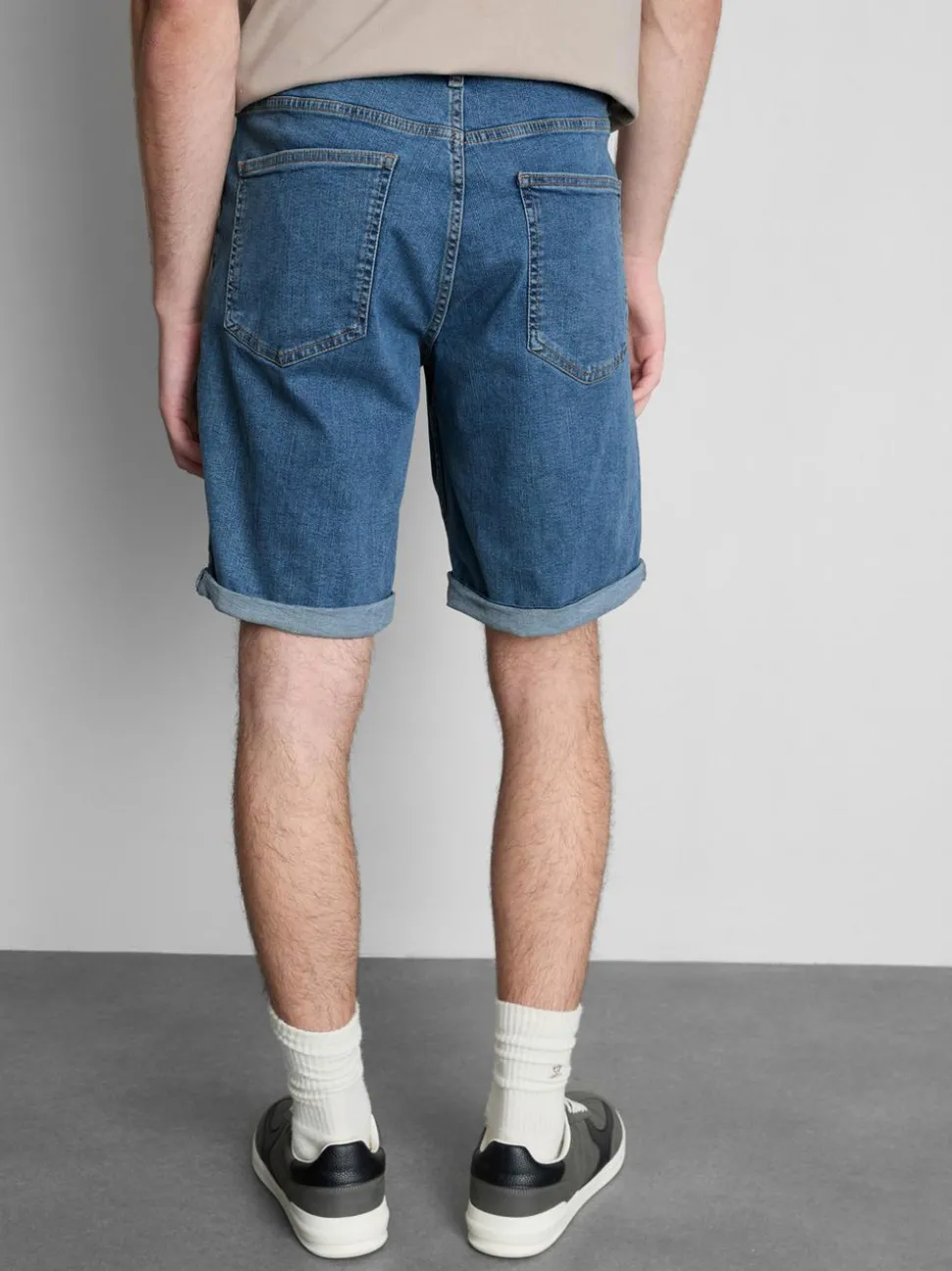 Jeansshorts in gerader Passform