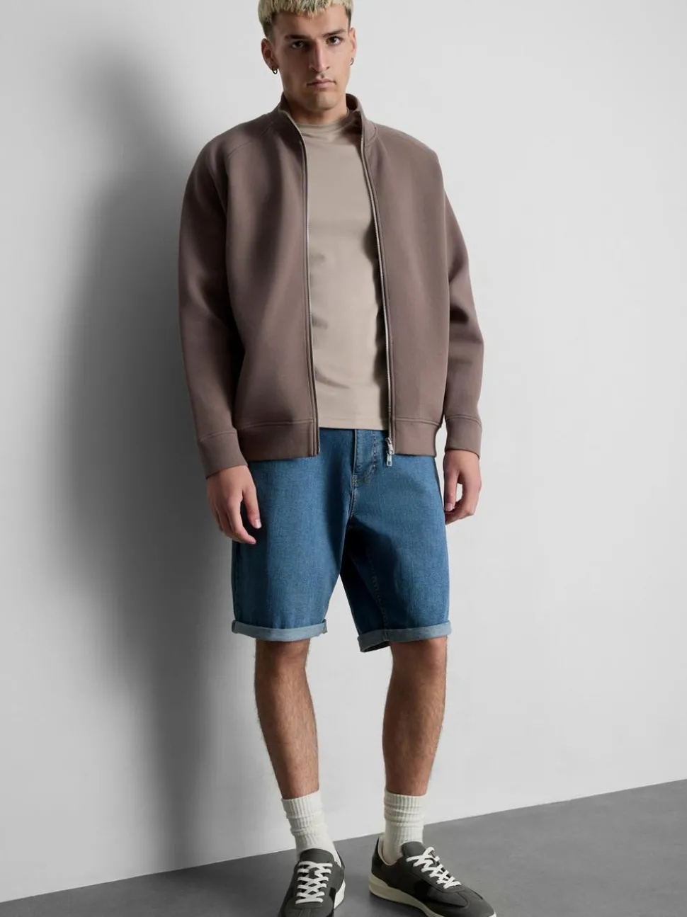 Jeansshorts in gerader Passform