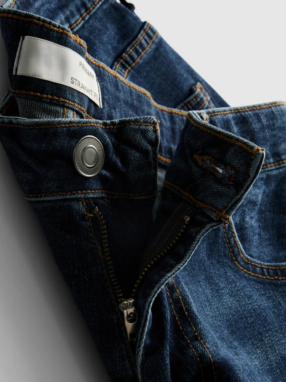 Jeansshorts in gerader Passform
