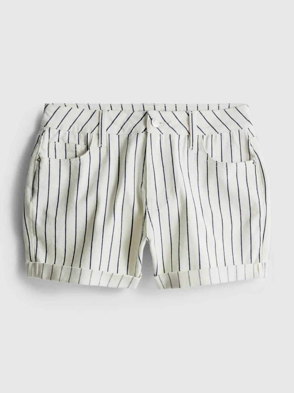 Jeansshorts mit mittlerer Leibhöhe und umgeschlagenem Saum