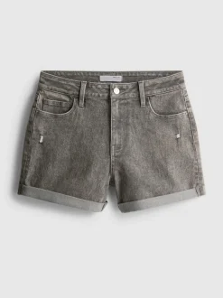 Jeansshorts mit mittlerer Leibhöhe und umgeschlagenem Saum