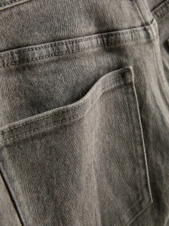 Jeansshorts mit mittlerer Leibhöhe und umgeschlagenem Saum