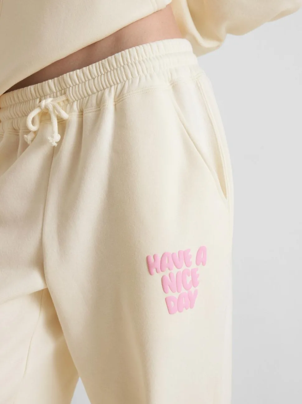 Jogginghose aus Baumwollmischung mit Bündchen und Print