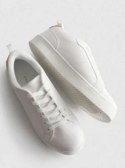Klassische Low-Top-Sneaker