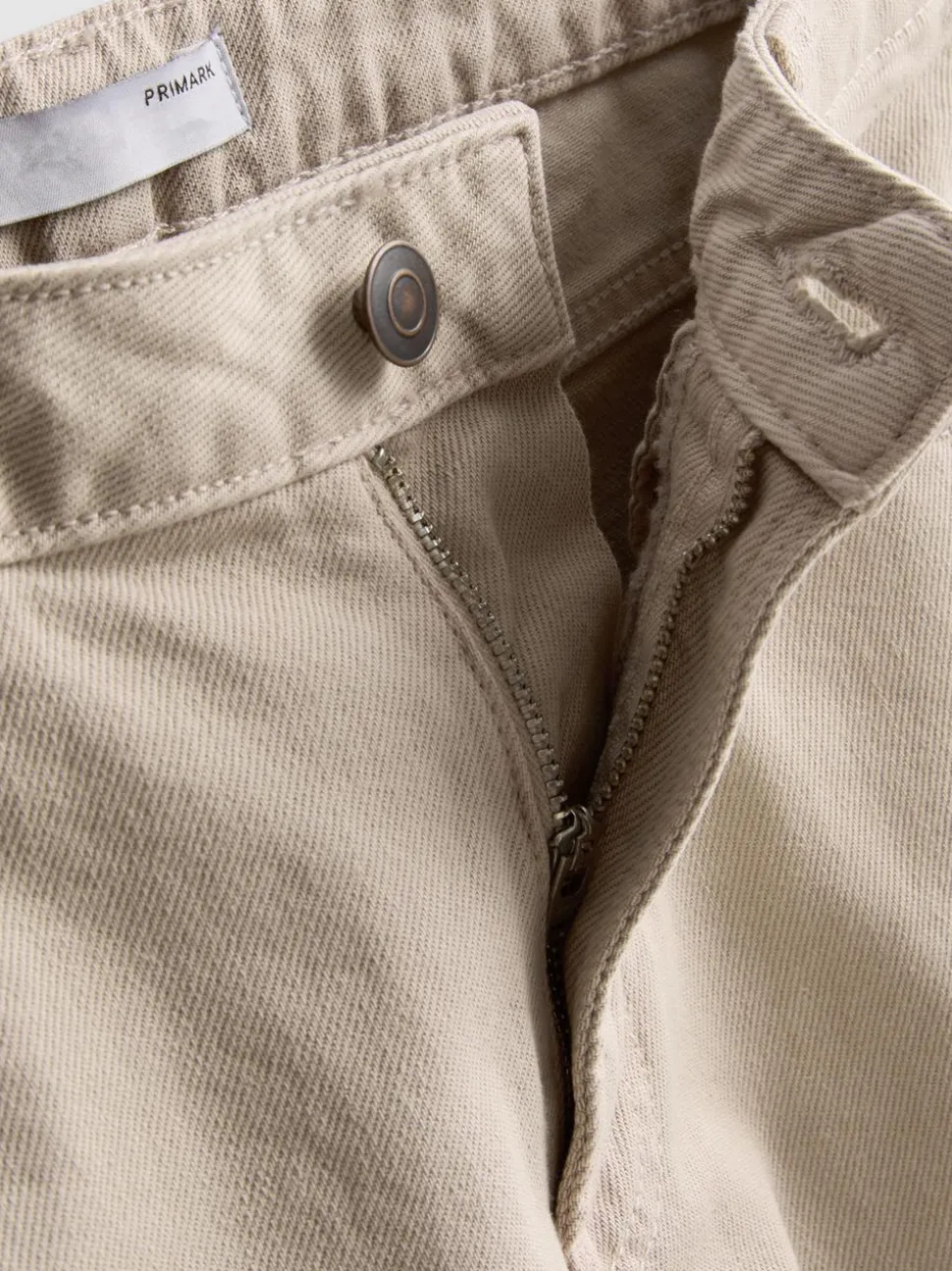 Kurze Jeans mit weitem Bein