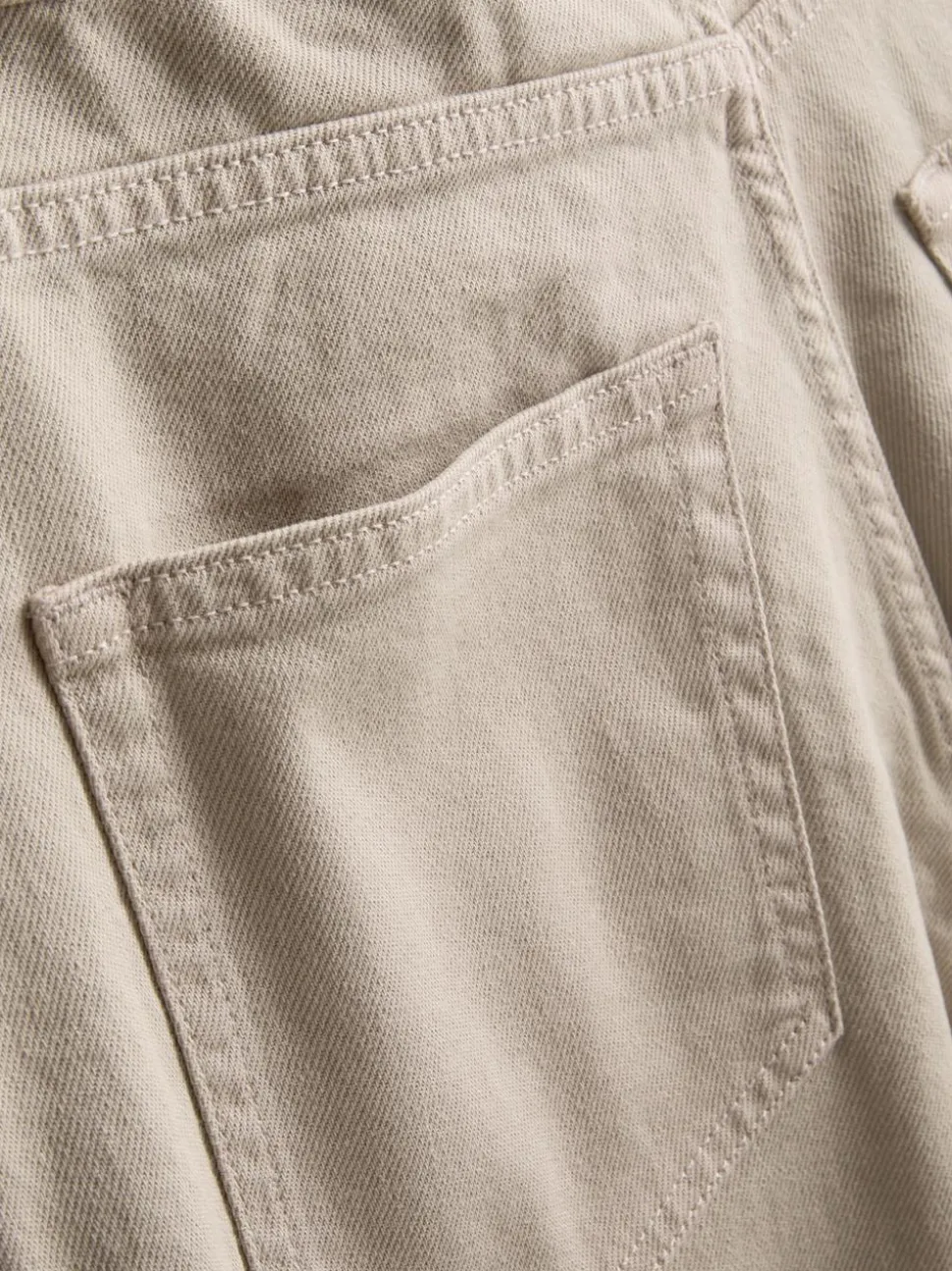 Kurze Jeans mit weitem Bein
