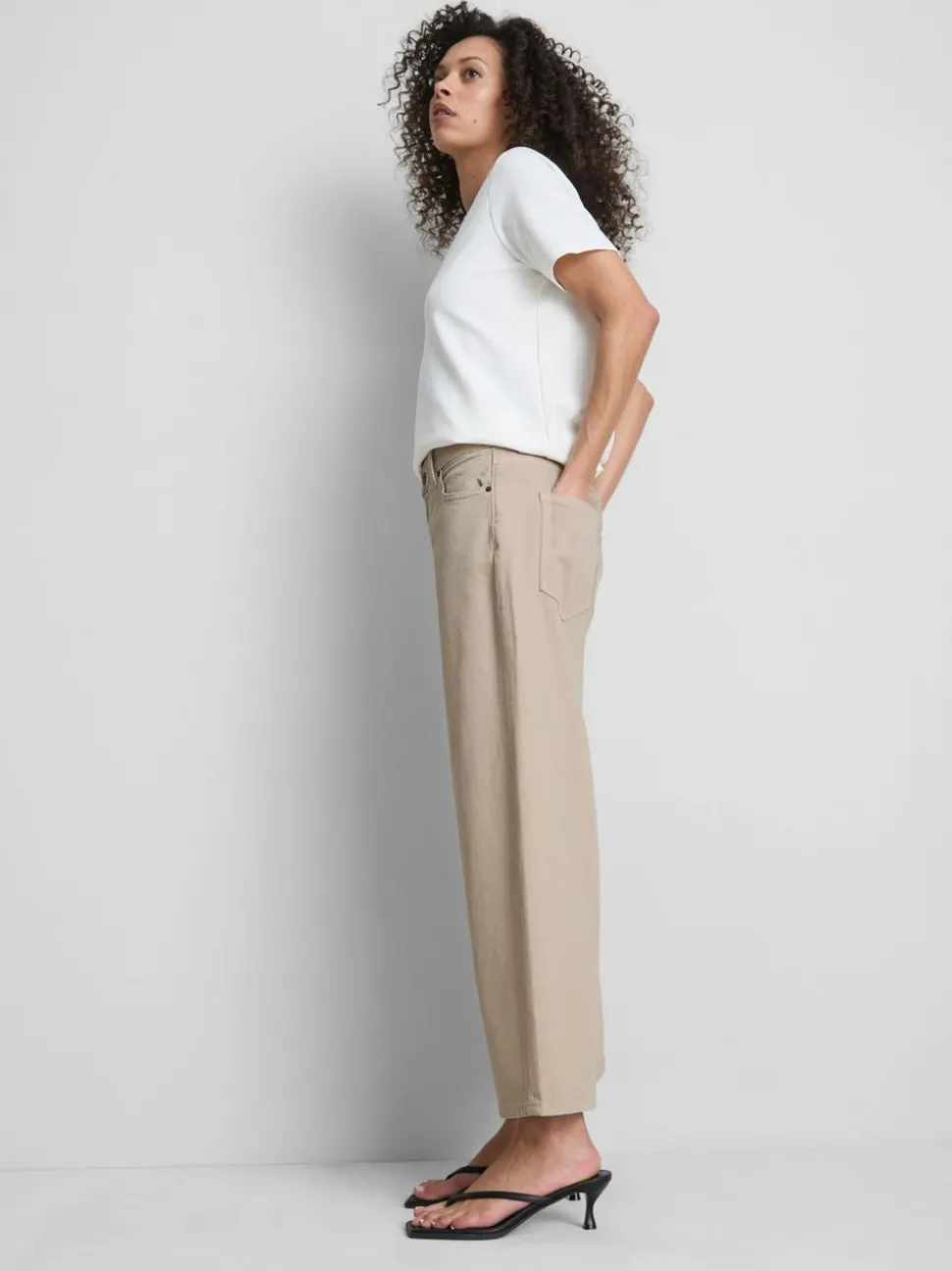 Kurze Jeans mit weitem Bein