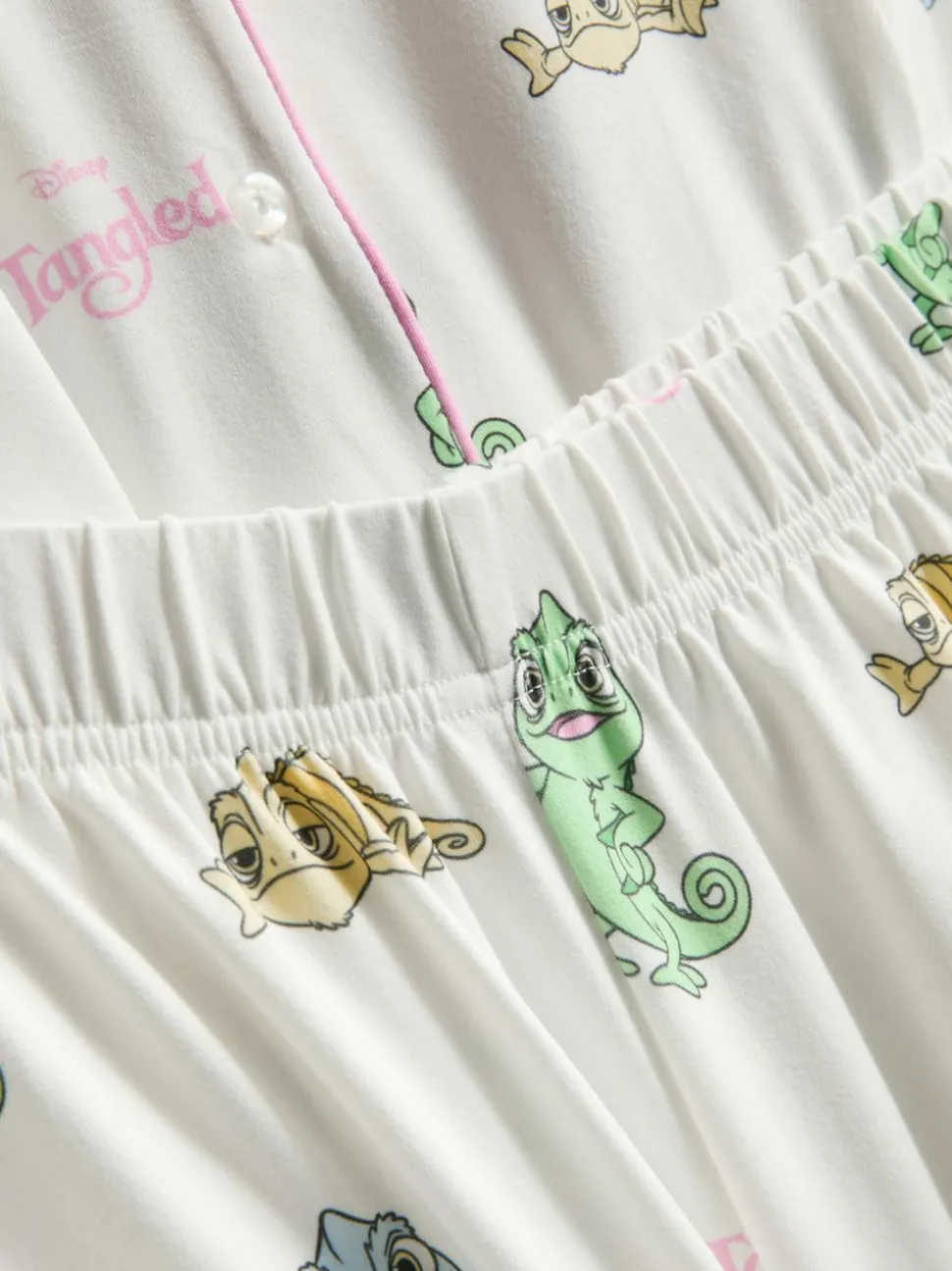 Kurzer „Disney Rapunzel Pascal“ Boyfriend-Schlafanzug