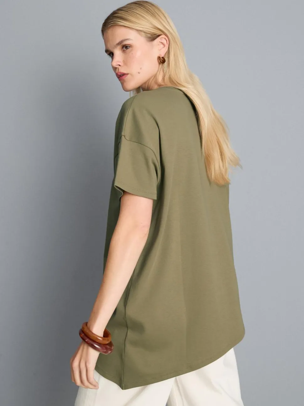 Langes, asymmetrisches Baumwoll-T-Shirt