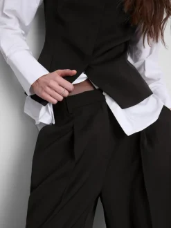 „Lila“ Hose mit geradem Bein