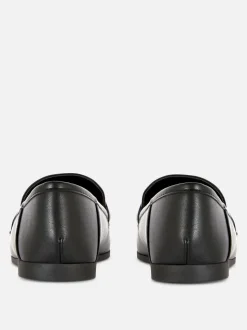 Loafer aus Kunstleder mit Schnalle