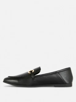Loafer aus Kunstleder mit Schnalle