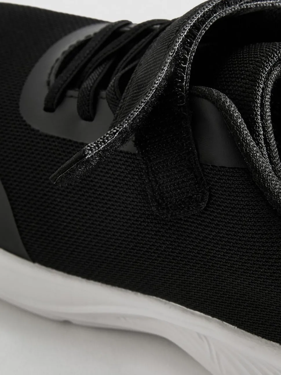 Low-Top-Sneaker