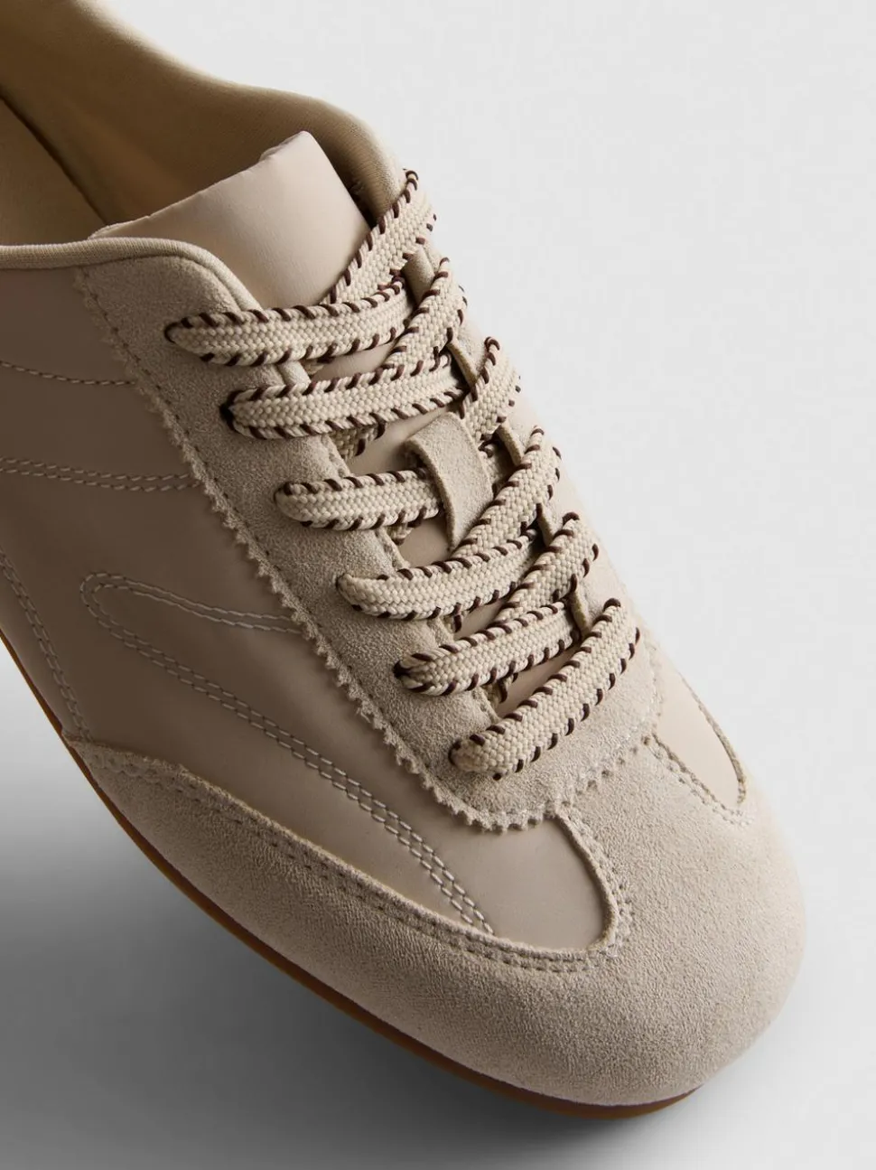 Low-Top-Sneaker