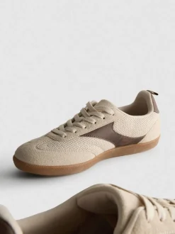 Low-Top-Sneaker mit Gummisohle
