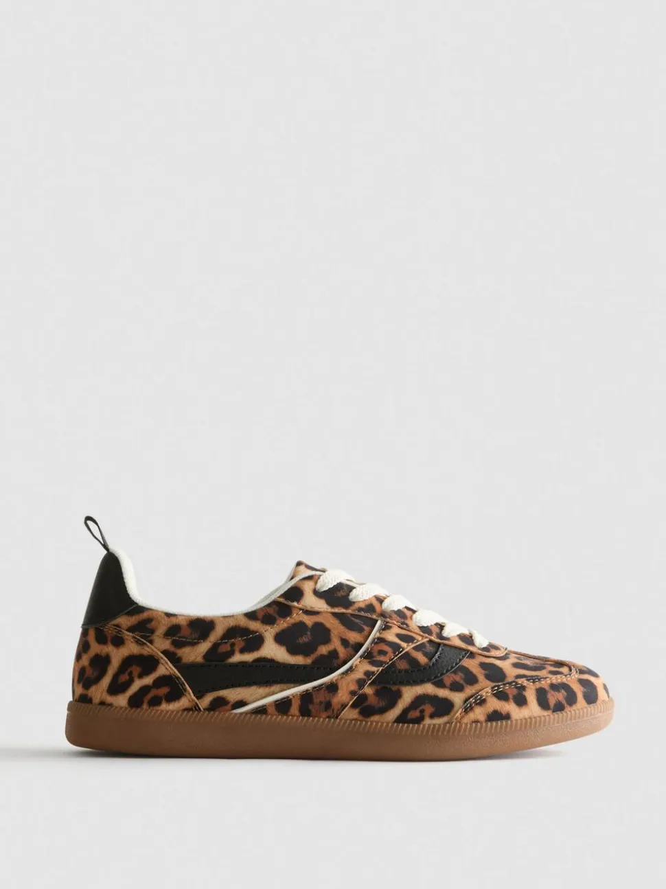 Low-Top-Sneaker mit Gummisohle und Leopardenmuster
