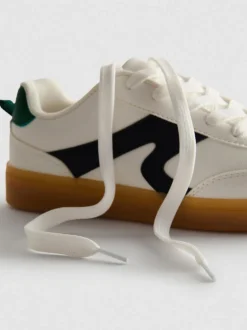 Low-Top-Sneaker mit Gummisohle
