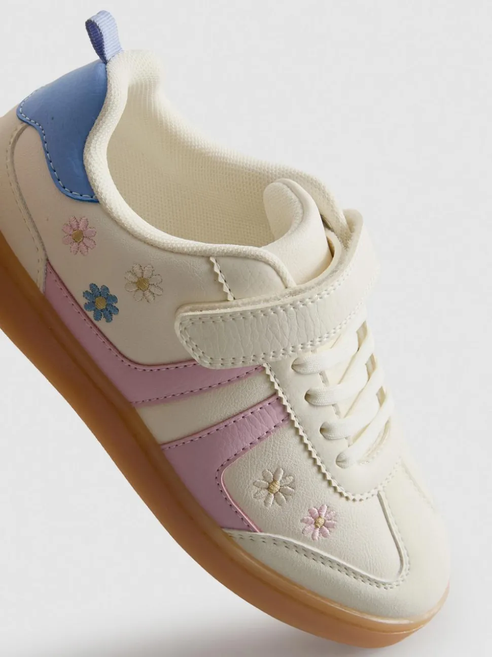 Low-Top-Sneaker mit Gummisohle