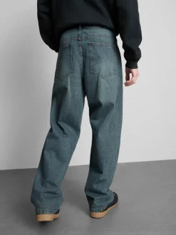 Lässige Jeans mit geradem Bein und mittlerer Leibhöhe