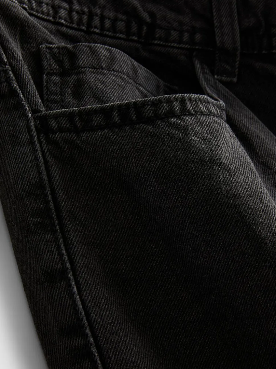 Lässige Jeans mit geradem Bein und mittlerer Leibhöhe