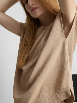 Lässiges Rundhalsshirt aus atmungsaktivem Stoff