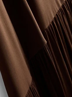 Midikleid mit tiefer Taille