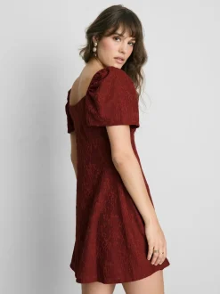 Milchmädchen-Minikleid in Knitteroptik