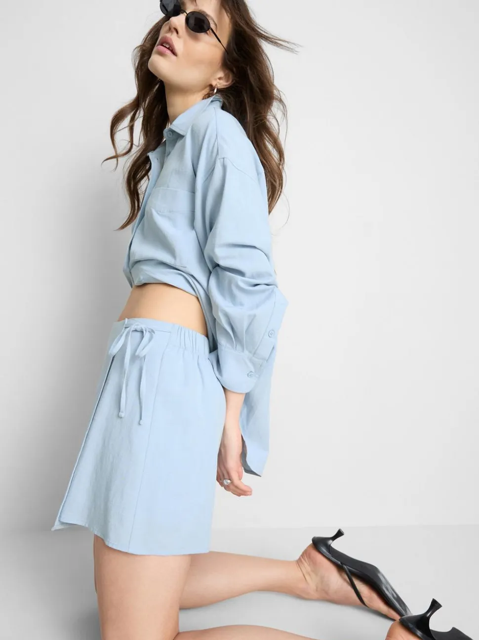 Mini-Skort aus Leinengemisch seitlich zum Binden